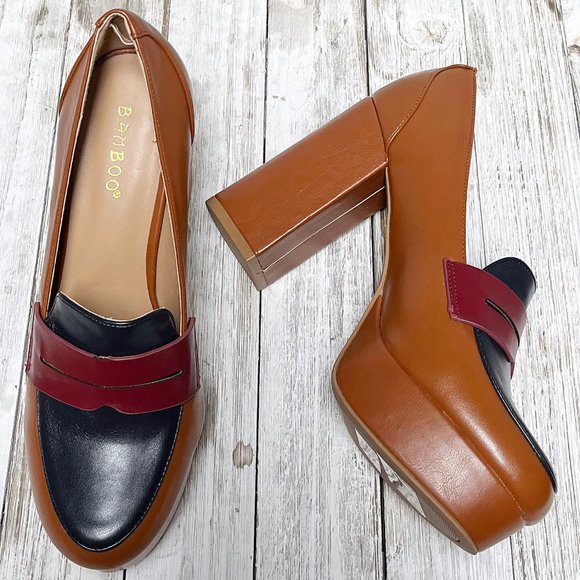 Elegant Tan and Navy Block plateau heels in great condition! - Picture 5 of 9